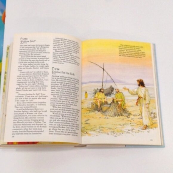 Vintage Hardcover Illustrated Book The Children's Bible in 365 Stories 1988 - Picture 8 of 9